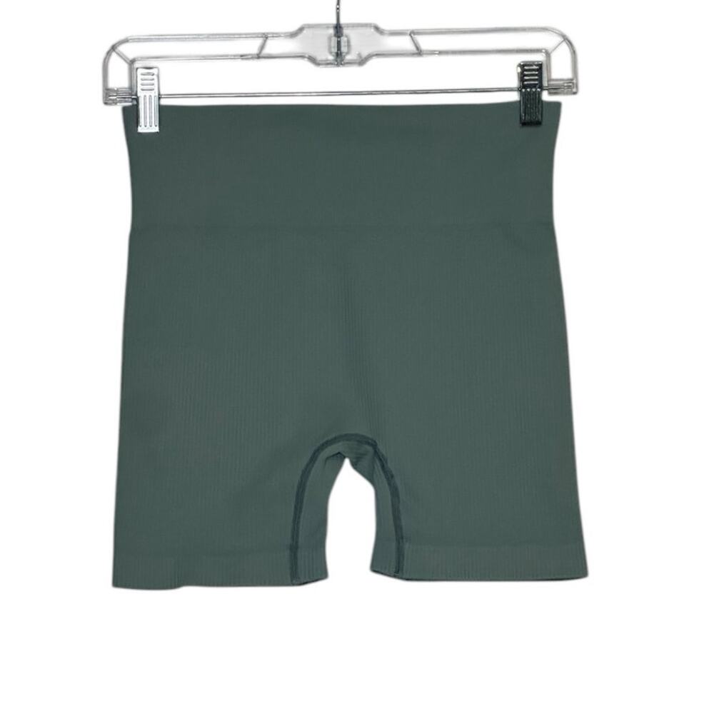 Green ribbed pull on biking athletic shorts size Medium